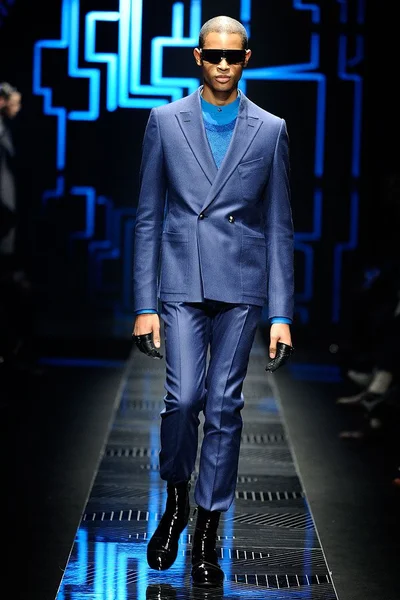 Look 17